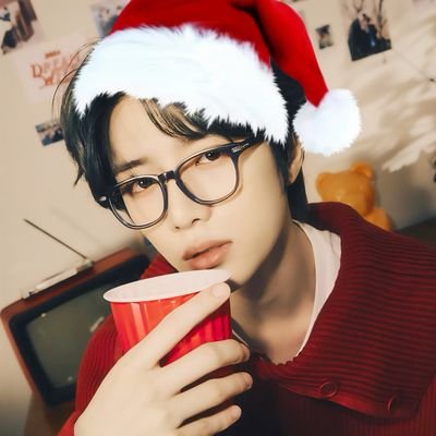 ElShinyy's profile picture. 