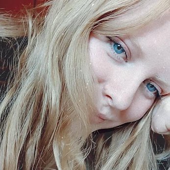 reynacami_'s profile picture. festejar para sobrevivir.