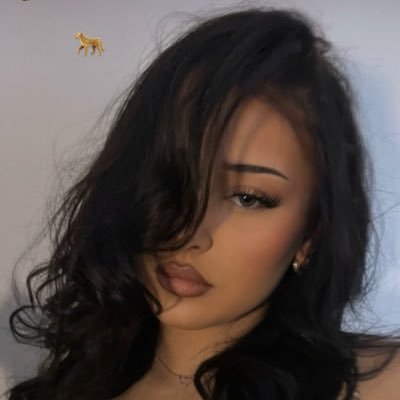 auragelic's profile picture. ᴜɴᴀᴘᴏʟᴏɢᴇᴛɪᴄ ʙɪᴛᴄʜ. ɴᴏᴛ ʜᴇʀ | ᴘᴀʀᴏᴅʏ. 21+