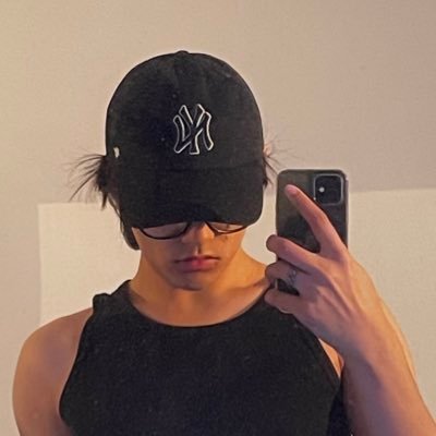 flyboyben_'s profile picture. my music/movies/tv