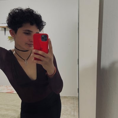 AbigailRey8's profile picture. 🏳️‍🌈 👩🏻‍🚒