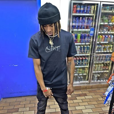 Common2me's profile picture. STRAIGHT ContentCreator… Hit Inbox 4 Prices… Unblock Fee $50 No I’m Not Yo BM Baby Daddy 👻 redroses01jr