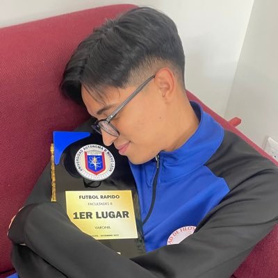 isa20__'s profile picture. 🤡🦋💚🦄✨