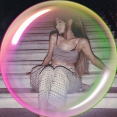 arihepburn11's profile picture. new account