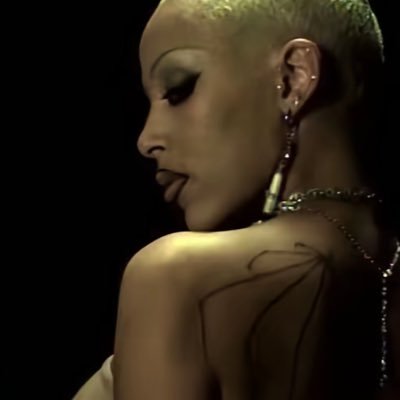 beabadoja's profile picture. #𝟏 𝐒𝐤𝐮𝐥𝐥 𝐚𝐧𝐝 𝐁𝐨𝐧𝐞𝐬 𝐬𝐭𝐚𝐧 ๋࣭ stream #Vie by Doja Cat — “Brise mon cœur, encore, ce soir”