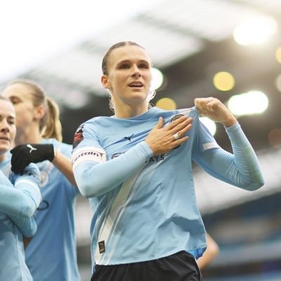 su7ith's profile picture. MCFC | MCWFC | USWNT | LIONESSES