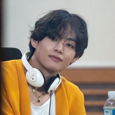 taecita12gu's profile picture. following @x rules, 10th account suspended 😂 @levvv4488, elon can’t make me leave, need to watch taetae against sick fetishizers🤭