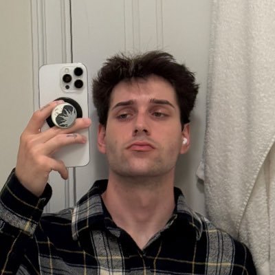 cartjams's profile picture. 26 | probably on instagram