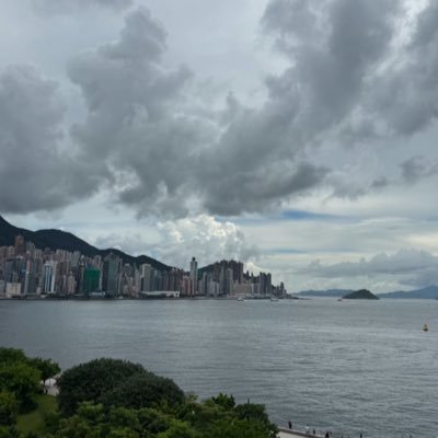 yL8m4YiqvFyJYjx's profile picture. 每个人都会遇见自己的小太阳