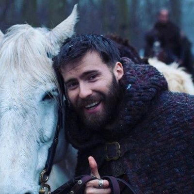 abbotrobby's profile picture. a brown girl waiting for shawn hatosy in the criterion closet