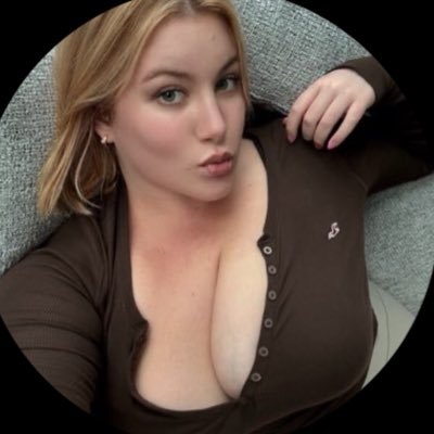 LaurenButl22187's profile picture. Southern girl • fashionista • inspirer Second page : @miss_amouredelavie Charlotte, NC 📍 ⬇️⬇️