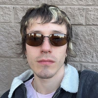 iquecursidice09's profile picture. 