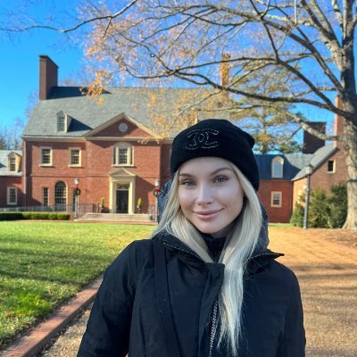 emilytaylor190's profile picture. I chase sunsets, not validation.
 Cities at sunrise 🌇 Sketching quiet corners ✏️ Kindness over coolness ❤️
Flirty DMs = blocked. Keep it re