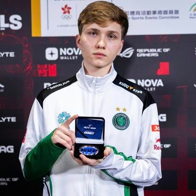 ShuZhi_0313's profile picture. 🎮 Counter-Strike | 🏎️ Formula 1 Enjoyer
🎉 Cheering for: 🇨🇳 TYLOO • 🇪🇺 Falcons • 🇪🇺 G2 • 🇩🇰 Astralis
❤️ Tifosi – 🇮🇹 Scuderia Ferrari HP
