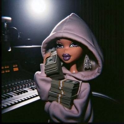 margqueenyy's profile picture. 𖦹 ׂ 𓈒 🐇 ／ ⋆ ۪