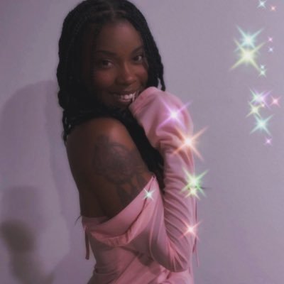 Sunflow91_'s profile picture. since you’re stalking. look at my pinned post. have a nice day! :)