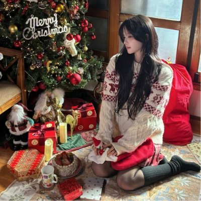 JulienneKo97540's profile picture. Love arrives when the light is dim, just like Hermès, which exudes luxury in the little things in life