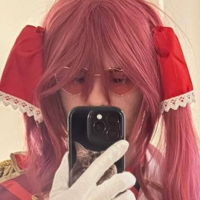 ScionJulius's profile picture. 💙 21 He/Him 💙 Self Proclaimed Cosplayer | HOUSHOU NO ICHIMI | Professional Cat Dad | Dante DMC IRL | 🏴‍☠️🌹💭👻⚡️☔️🌿👾💄💎☃️⏳☄️🦖ထ🎡🌐 |