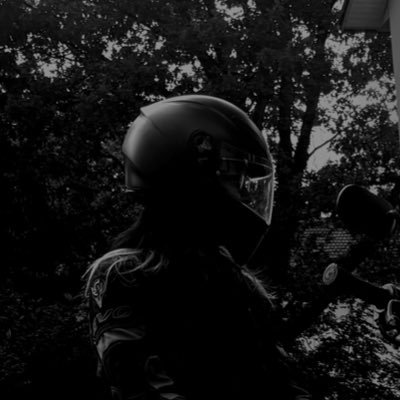 elenafv257's profile picture. @replygrl