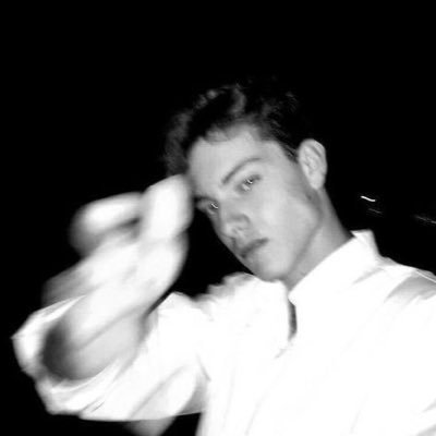 Hi8k_'s profile picture. الحياة لحظة، عشها بابتسامة .