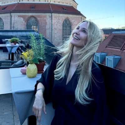 Diana_Smith_USA's profile picture. Golfer, Seasoned Entrepreneur,Lone Survivor and Patriot  🇺🇸  ⛳️  🌴