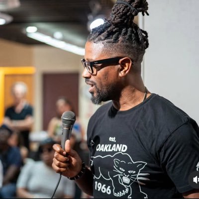 IAmPeterDarker's profile picture. I Teach History•Former OC•Single Fist Raised•On My Loc Journey•Ambidextrous Sneakerhead•Ubuntu