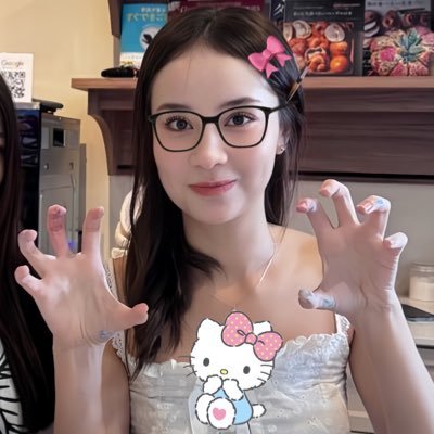 lesbfortripleS's profile picture. só falo de gg e gl