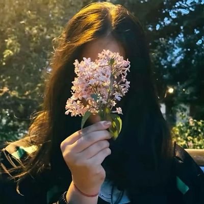 callistawrites_'s profile picture. my headliner, seventeen ꒰•̫͡•ོ꒱ | published author 📖