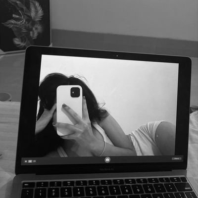 Laraa13313291's profile picture. 