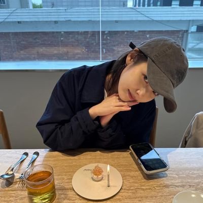 dblueside's profile picture. 🫩