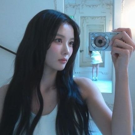 nysdramatic's profile picture. 