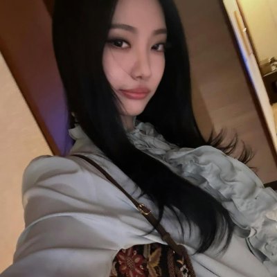 ruticart's profile picture. 240715 riizing manila fansign #성찬 up jacket sponsor ⭐️ talked to yeri and jongin