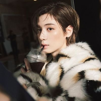 deleerionz's profile picture. 21 | 🇧🇷

estudante exausta full time, fã de cultura pop nas horas vagas.