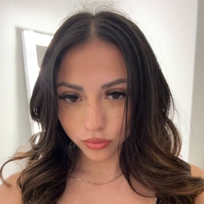 urSecretGaby's profile picture. antisocial baddie 🖤 I post a lot