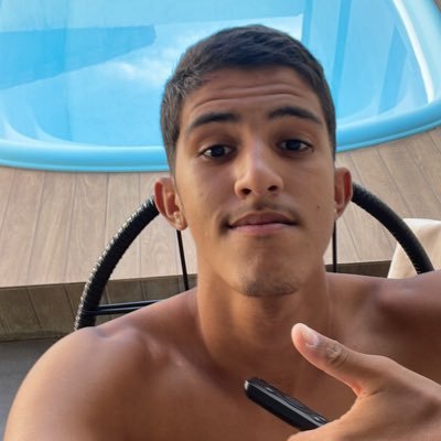 leleo_065's profile picture. oi estranho