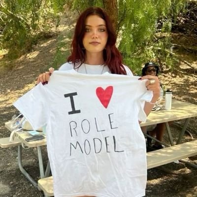 morganhopesurok's profile picture. I like your Adam's Apple, it makes me wanna take a bite.