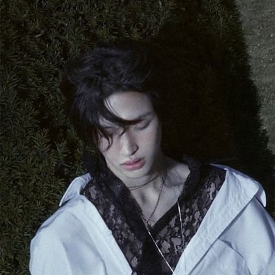 veismiaa's profile picture. in threads, I wander - not escape, but to feel