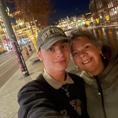 Gillyan1011's profile picture. De Zingende Barkeepster | Mama van Dylan (heeft #PKU) | Zangeres | Positief, goedlachs, soms ongeduldig | Altijd eerlijk en open
