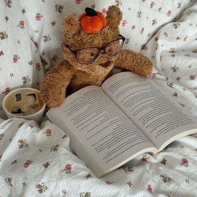 Bethtweetsstuff's profile picture. probably reading a book whilst tweeting about strictly or I’m a celeb