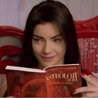 poyslv's profile picture. 