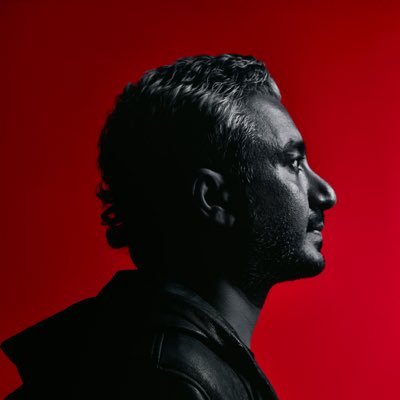 AshRoy_'s profile picture. 