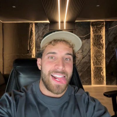 AlexGonzlez516's profile picture. I’m a really really good demo trader