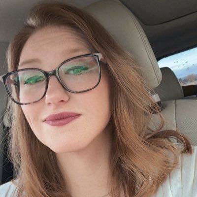 daniellholly's profile picture. 