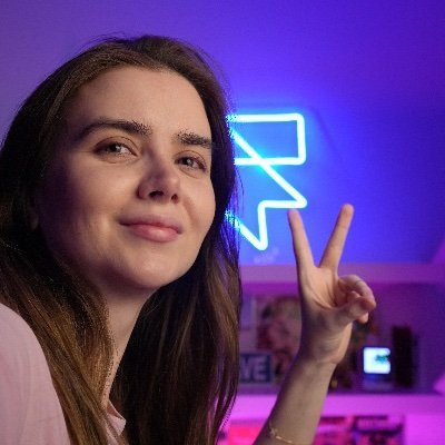 emili_iv's profile picture. marketing designer @framer ✧ professional go-getter