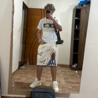 akawazinho's profile picture. Deus abençoa quem luta e não quem chora.