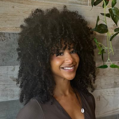 jadalorraine_'s profile picture. multi-hyphenate • biopsychological scholar • sustainable fashion designer • model • artisan • wlw