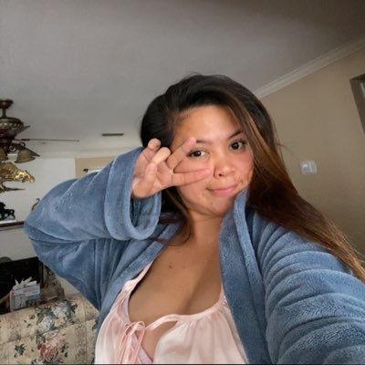 trisha_gllorca's profile picture. half 👼🏻, half 😈