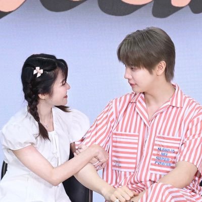 axxtxxb7's profile picture. 💚💛🧡❤️🩷🩵💙💜🖤🩶🤍 #Taeyeon #비아이 #이대휘 #TOMORROW_X_TOGETHER #CL16 #SunYingsha #MaxkyBas ☆⁶ᶜᵒᵈᵉ ☆