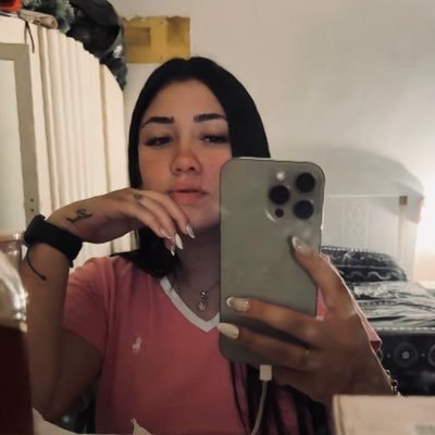 sofiaroqueta_'s profile picture. 🌗