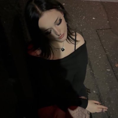 VampireEnaid's profile picture. brat princess 🧛🏻‍♀️